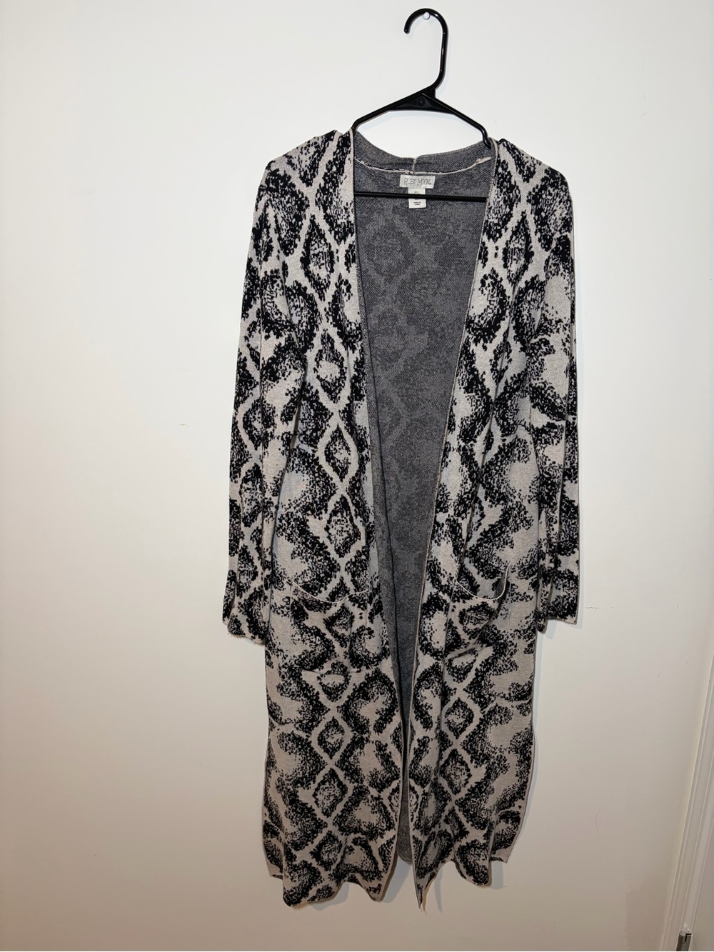 ruby moon Black & Gray Open-Front Patterned Long Cardigan